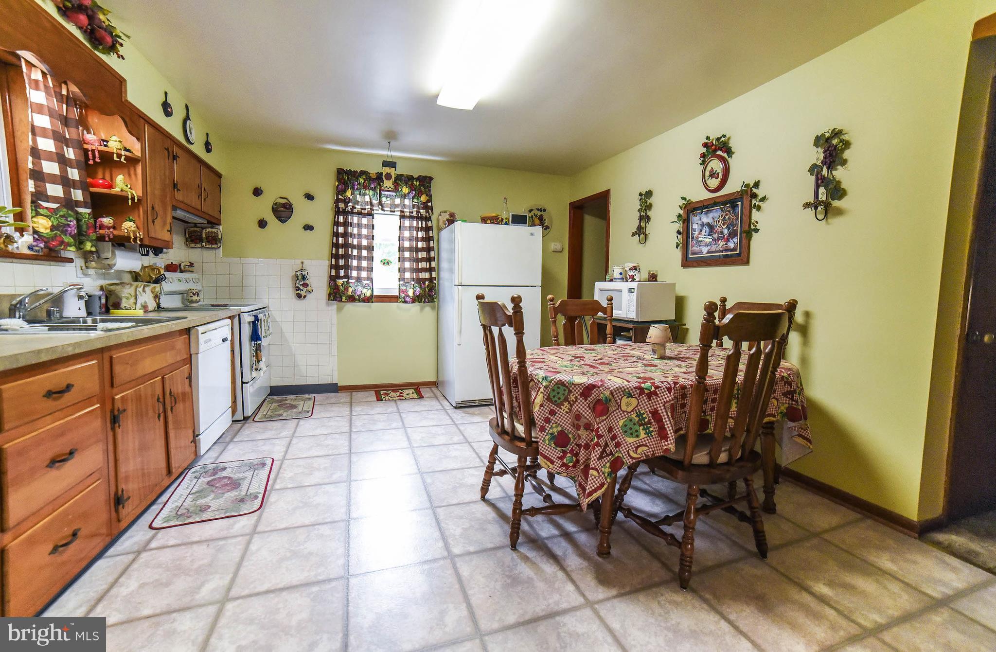 8505 Schultz Road Clinton, MD 20735 - Photo 7 of 18 Spacious eat in kitchen