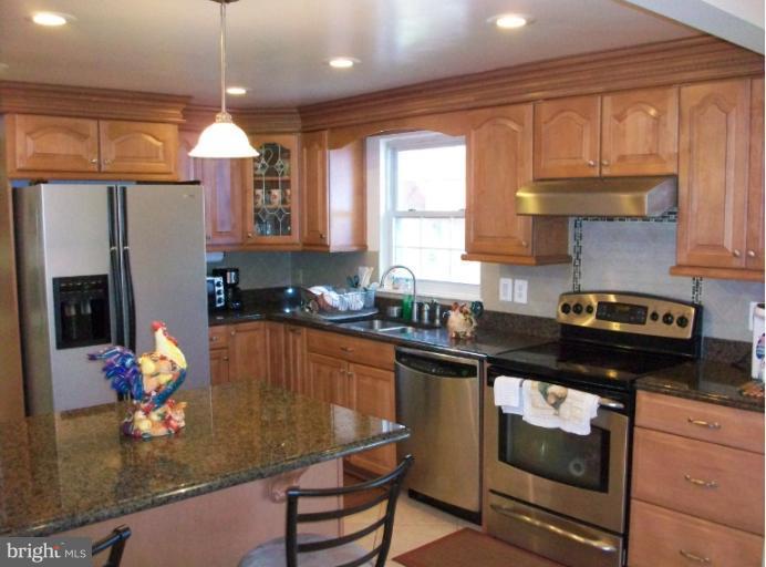 9334 Burke Road Burke, VA 22015 - Photo 11 of 14 Kitchen