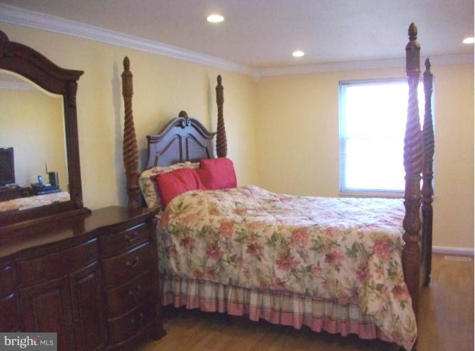 9334 Burke Road Burke, VA 22015 - Photo 7 of 14 Bedroom (Master)