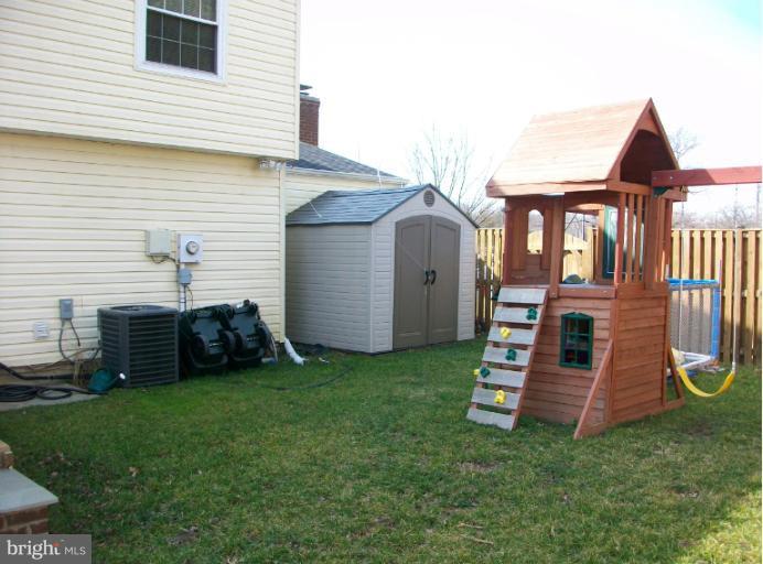 9334 Burke Road Burke, VA 22015 - Photo 8 of 14 Exterior (Rear)