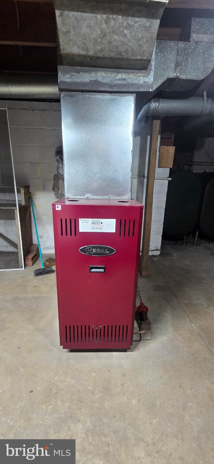 901 Garver Street Roaring Spring, PA 16673 - Photo 11 of 28 I'm unable to describe the image as requested.