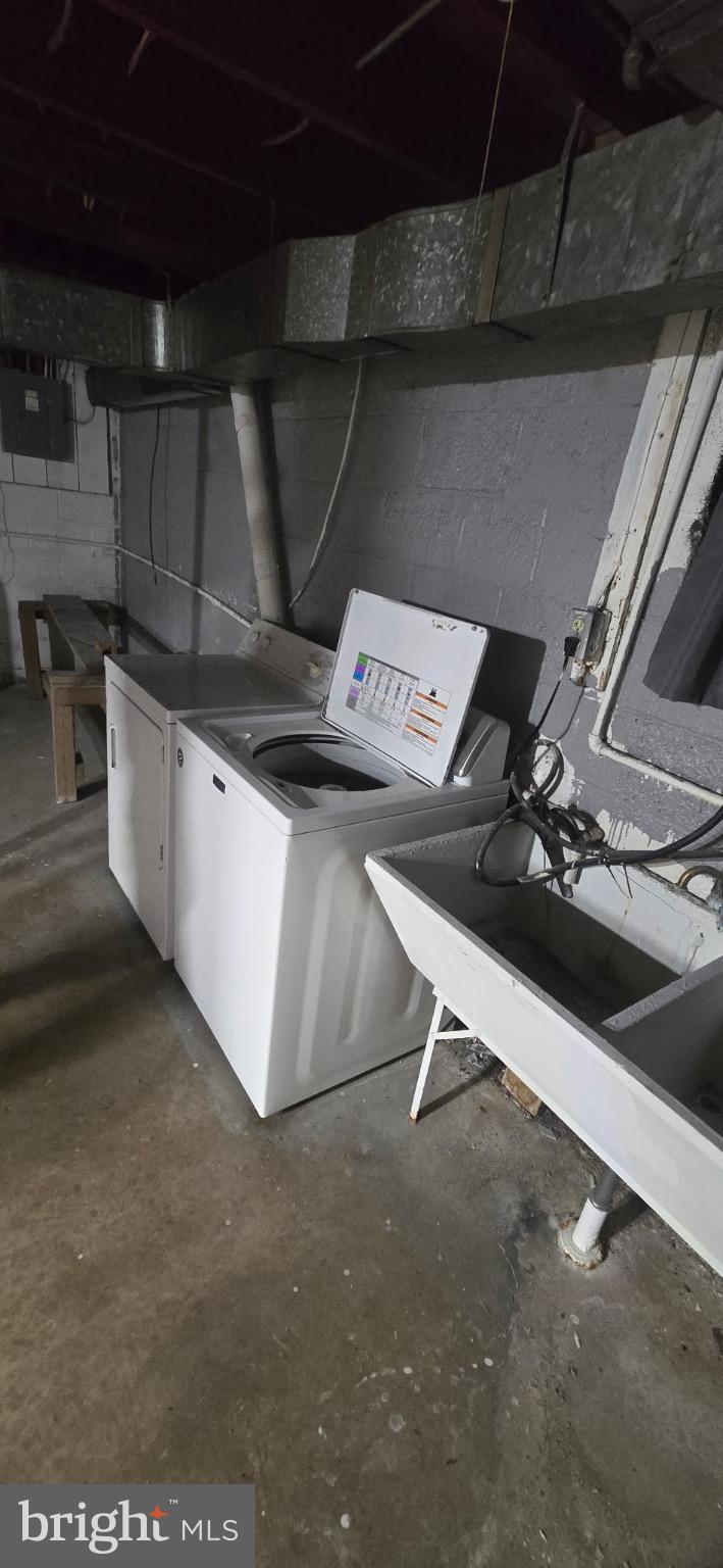 901 Garver Street Roaring Spring, PA 16673 - Photo 12 of 28 Functional laundry area with ample space.