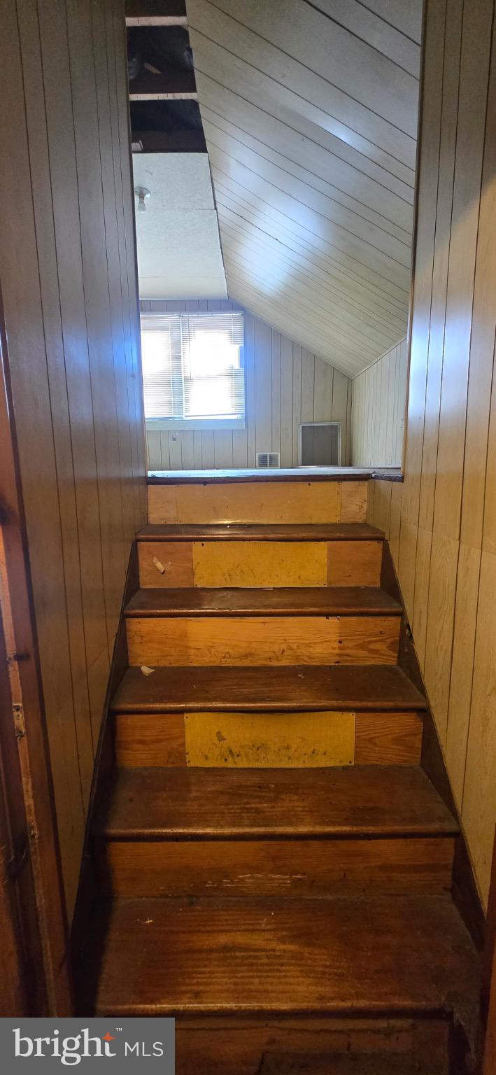 901 Garver Street Roaring Spring, PA 16673 - Photo 18 of 28 Charming staircase leading to hidden spaces.