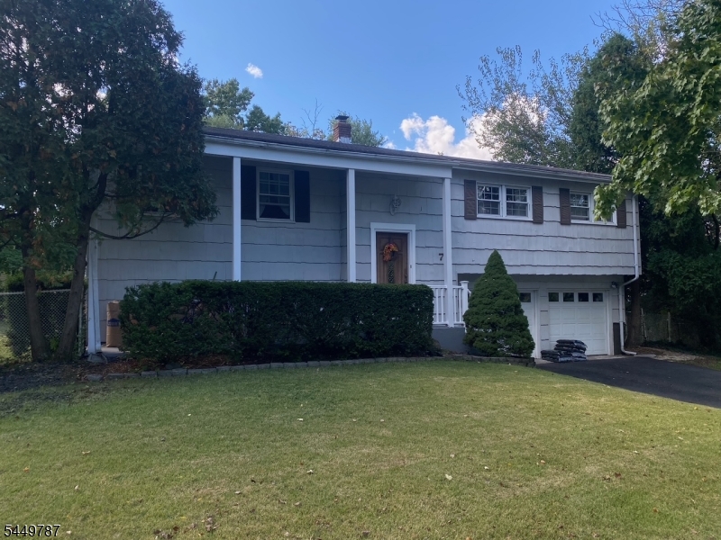 70 Appleman Road Somerset, NJ 08873 - Photo 3 of 28 Gallery Image 3
