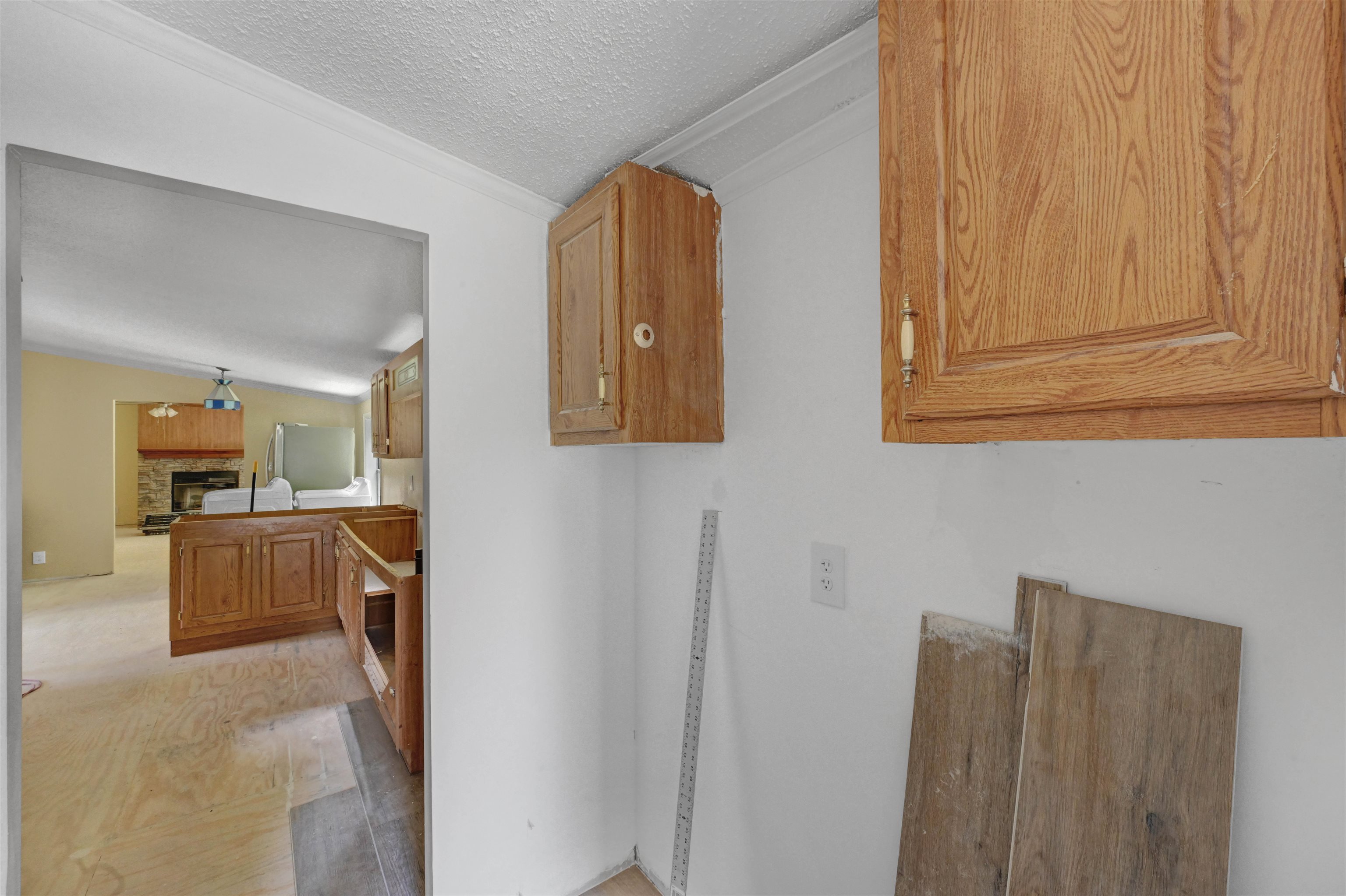 409 Seaver Road Williamstown, VT 05679 - Photo 3 of 32