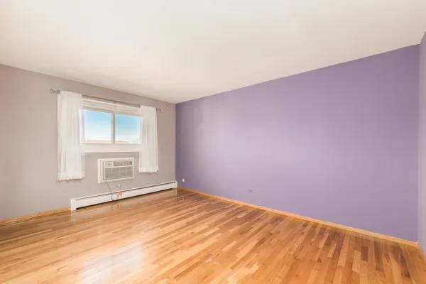 $210,000 | 9500 Dee Road, Unit 202B, Des Plaines, IL 60016