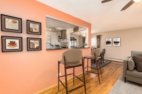 $210,000 | 9500 Dee Road, Unit 202B, Des Plaines, IL 60016