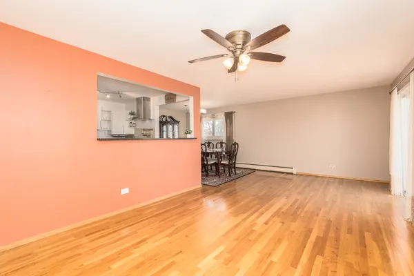 $210,000 | 9500 Dee Road, Unit 202B, Des Plaines, IL 60016