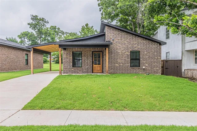 $1,750 | 117 West Sears Street, Denison, TX 75021