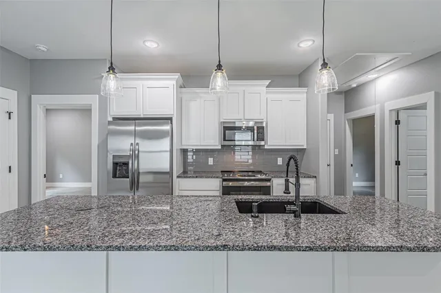 $1,750 | 117 West Sears Street, Denison, TX 75021