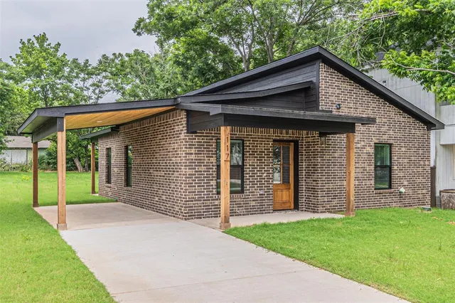 $1,750 | 117 West Sears Street, Denison, TX 75021