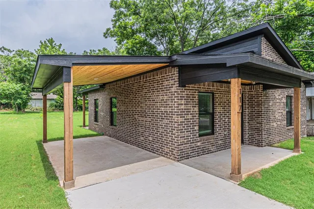 $1,750 | 117 West Sears Street, Denison, TX 75021