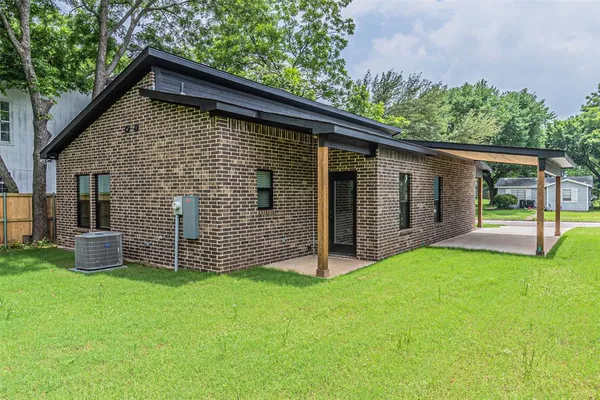 $1,750 | 117 West Sears Street, Denison, TX 75021