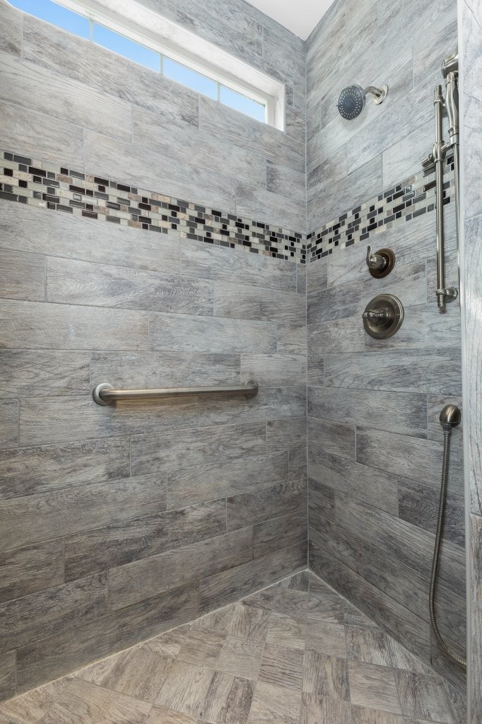 1752 John Lee Lane Murfreesboro, TN 37128 - Photo 21 of 39 a bathroom with a shower