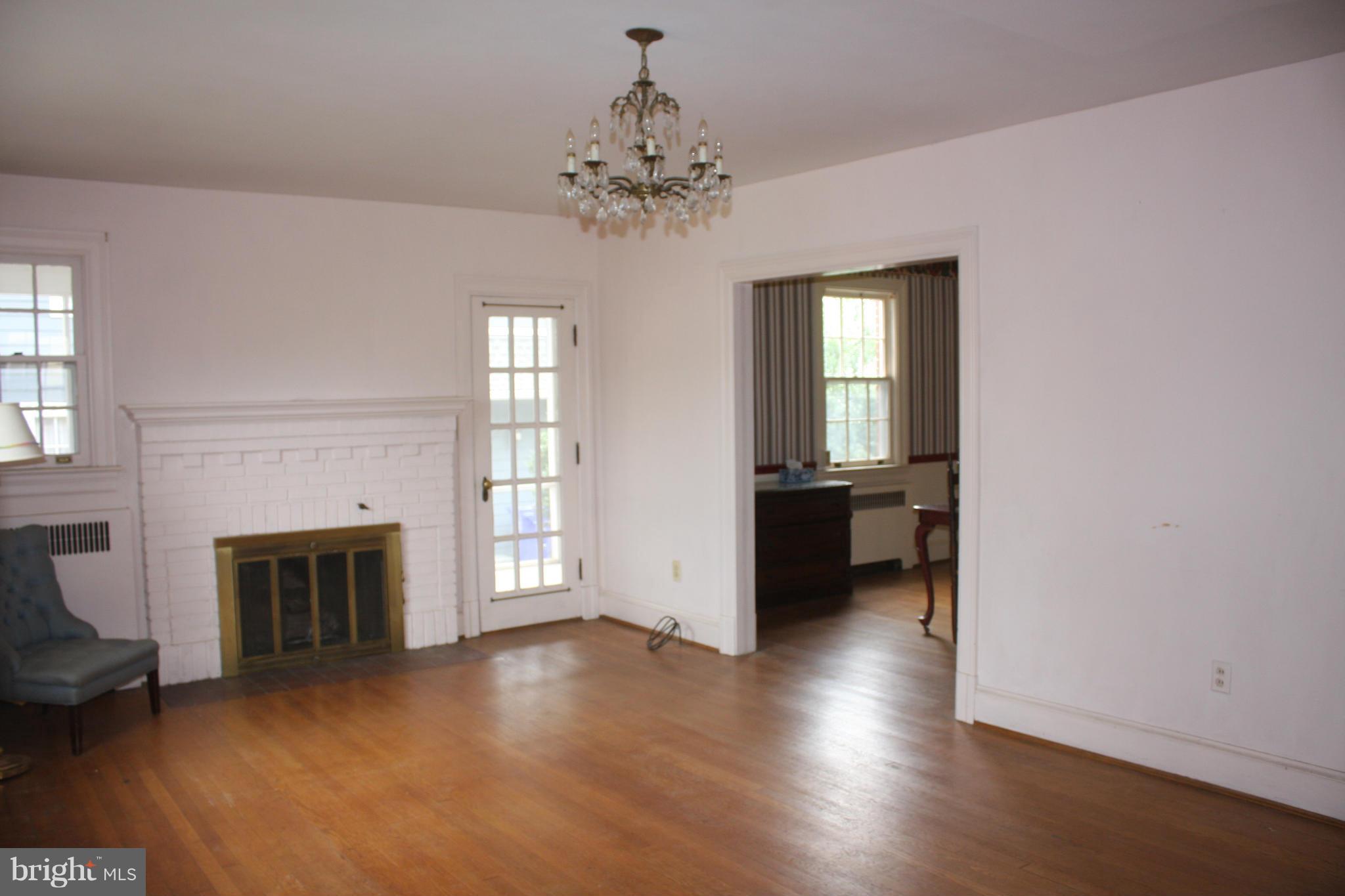 5214 Goddard Road Bethesda, MD 20814 - Photo 14 of 23 Living Room