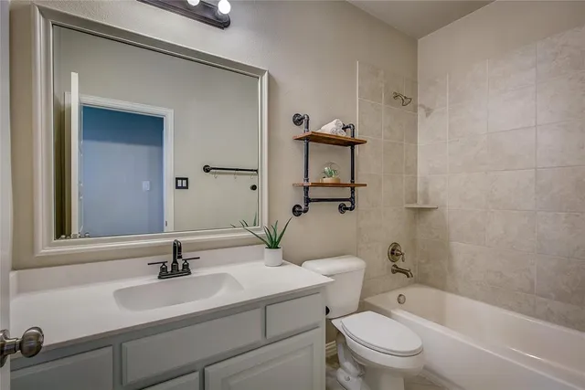 $680,000 | 674 Hanover Drive, Rockwall, TX 75087