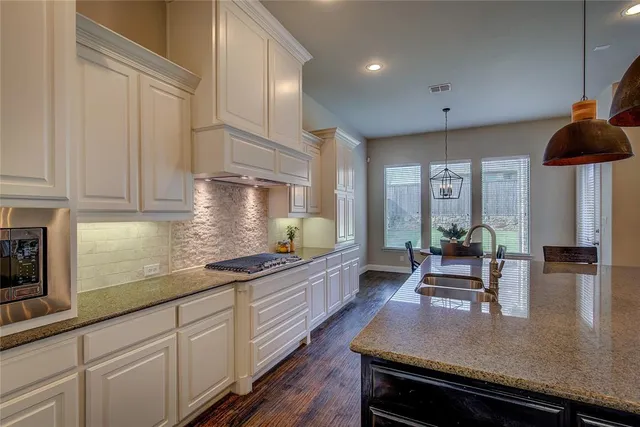 $680,000 | 674 Hanover Drive, Rockwall, TX 75087