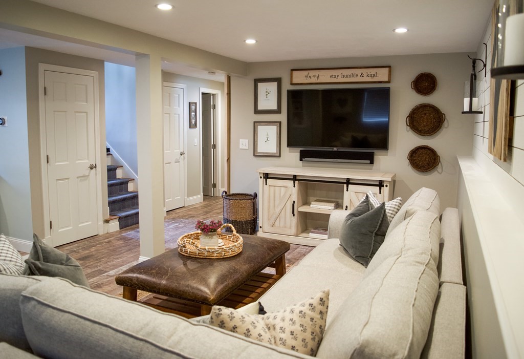 20 Crescent Drive Salem, MA 01970 - Photo 14 of 21 a living room with furniture and a flat screen tv