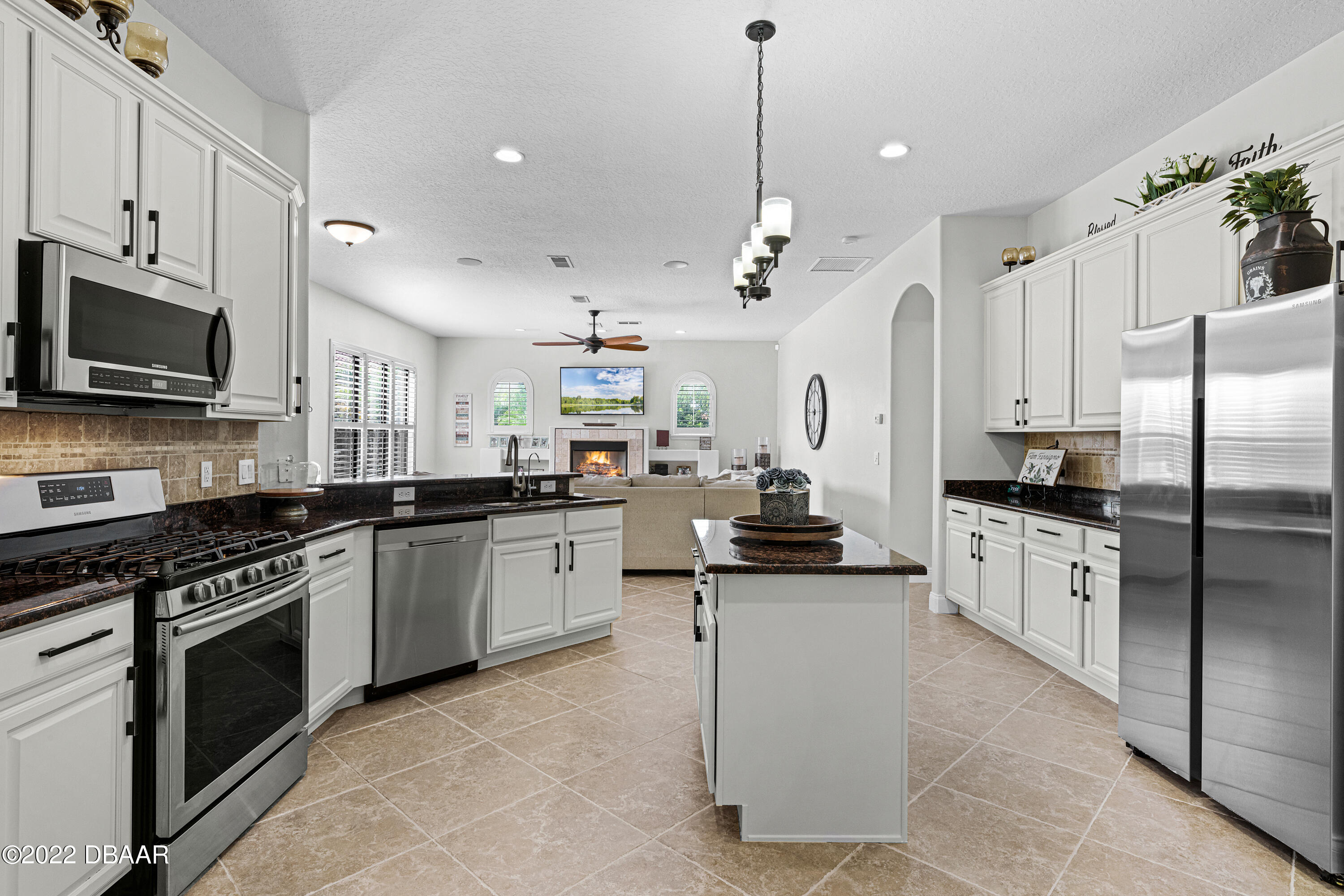 106 Via Rosa Court DeBary, FL 32713 - Photo 10 of 60 106-via-rosa-court--debary--fl-32713---1