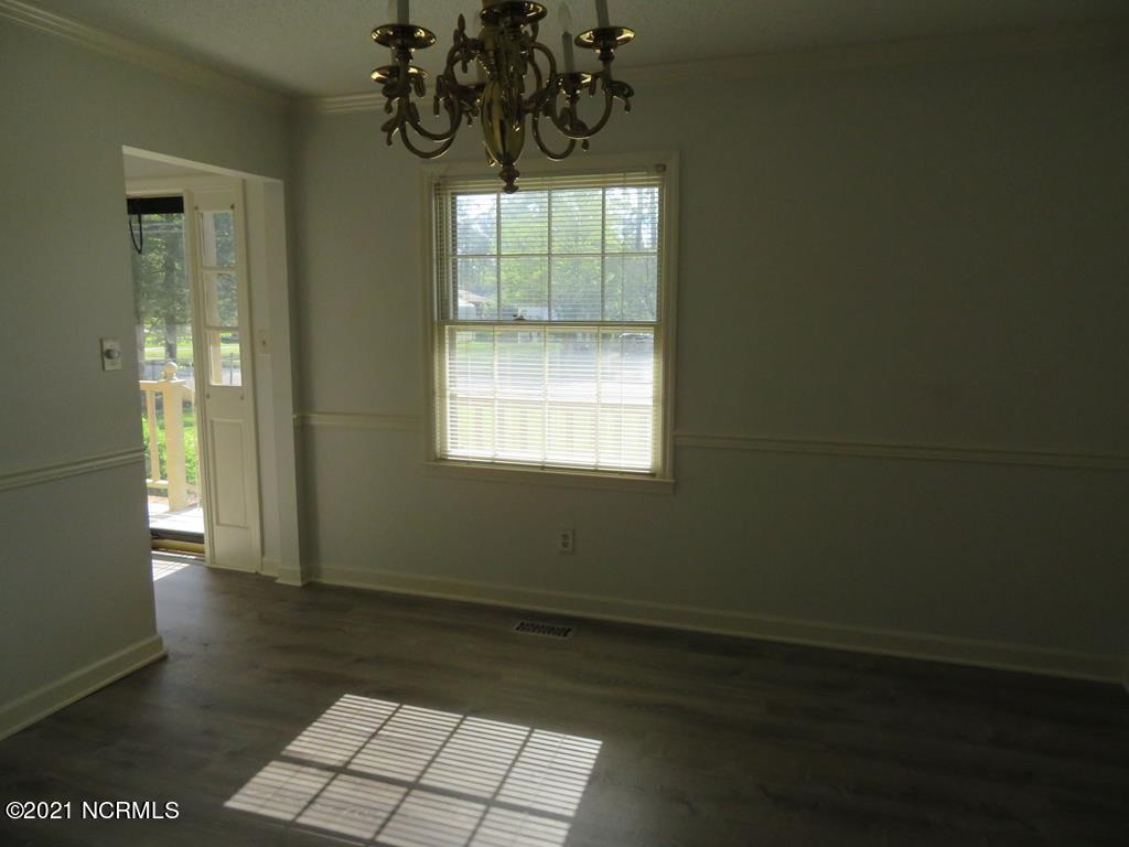 109 Nottingham Road Jacksonville, NC 28540 - Photo 6 of 62 Formal Dining