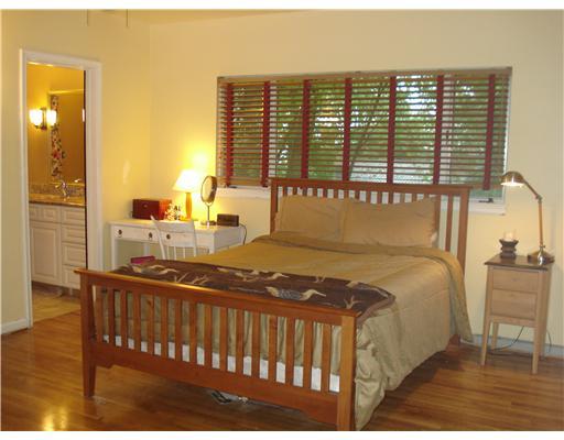 136 Martin Road Pittsburgh, PA 15237 - Photo 11 of 18 Master Bedroom. GREAT FENESTRATION PAIRED W/ POLISHED HARDWWOD FLOORS MAKE THIS MASTER BEDROOM PERFECT. OVERLOOKS THE PRIVATE BACKYARD & HAS A BONUS ROOM (9 X8 ) THAT CAN BE USED A LIBRARY, OFFICE OR MEDIA ROOM EXCLUSIVE TO THE MASTER BEDROOM.