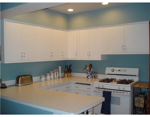 136 Martin Road Pittsburgh, PA 15237 - Photo 14 of 18 Kitchen. AMPLE CUPBOARD STORAGE AND COUNTER SPACE.
