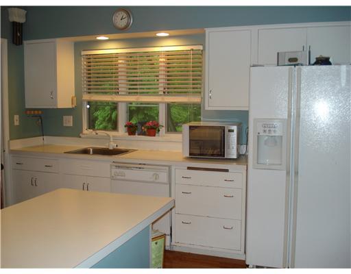 136 Martin Road Pittsburgh, PA 15237 - Photo 15 of 18 Kitchen. NEUTRAL DECOR AND OVER SIZED REFRIGERATOR.