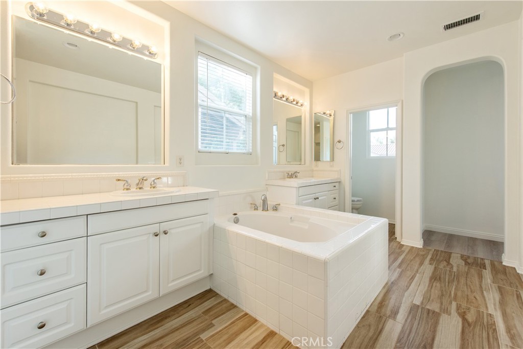 32 Sebastian Irvine, CA 92602 - Photo 19 of 41