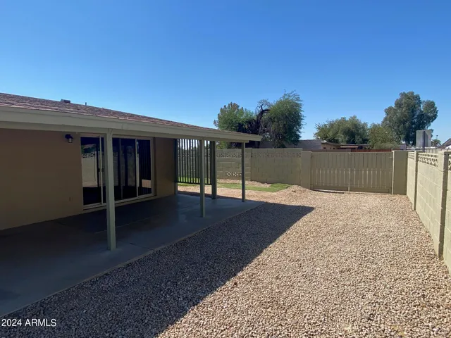 a view of a street with house