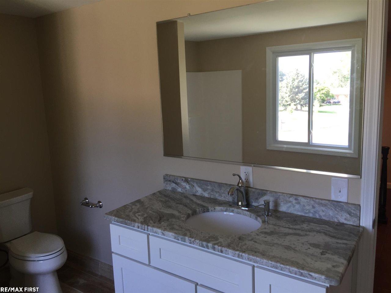 865 Langley Court Rochester, MI 48309 - Photo 42 of 43 31301883-41.JPG