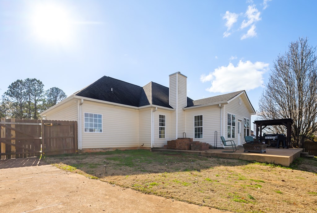 72 Newton Road LaGrange, GA 30240 - Photo 24 of 32 double gate with additional parking in rear