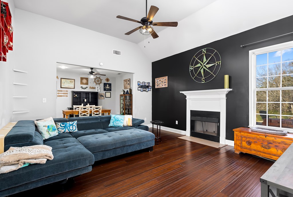 72 Newton Road LaGrange, GA 30240 - Photo 4 of 32 living room