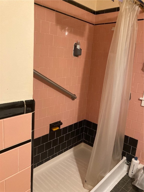 12 Delway Road Cranston, RI 02910 - Photo 23 of 28 large shower stall