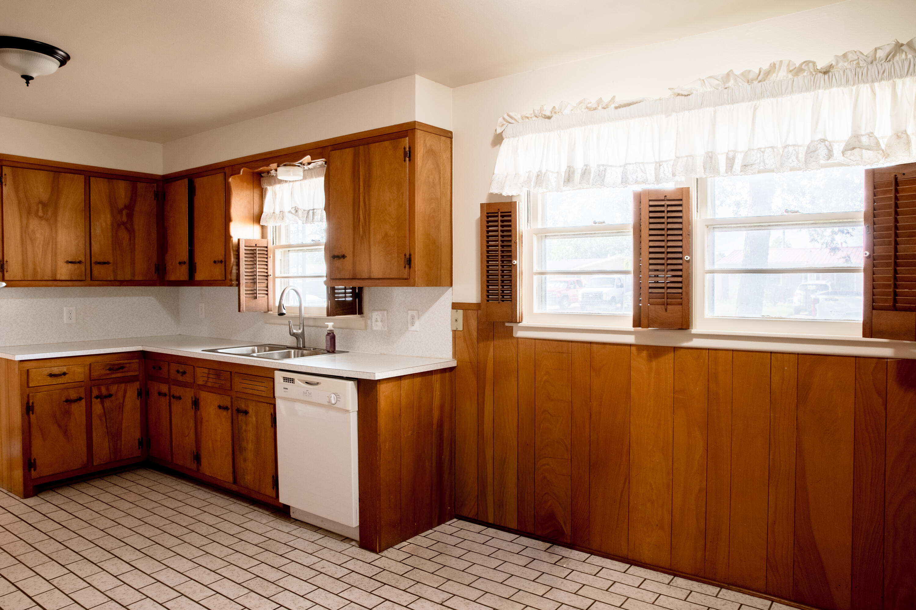 4926 48th Street Lubbock, TX 79414 - Photo 5 of 16 kitchen