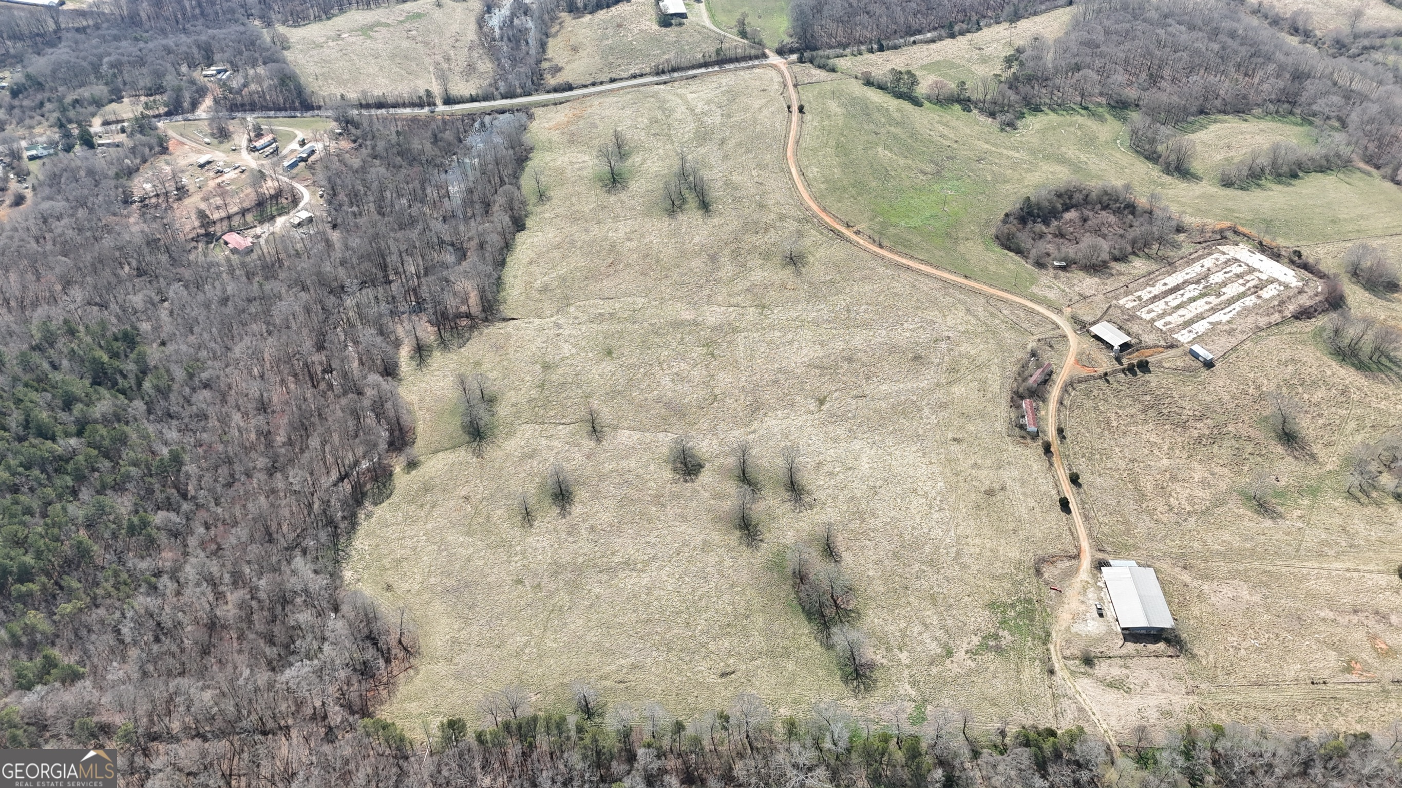 10 Colt Lane Commerce, GA 30530 - Photo 28 of 44 a bathroom with a bathtub