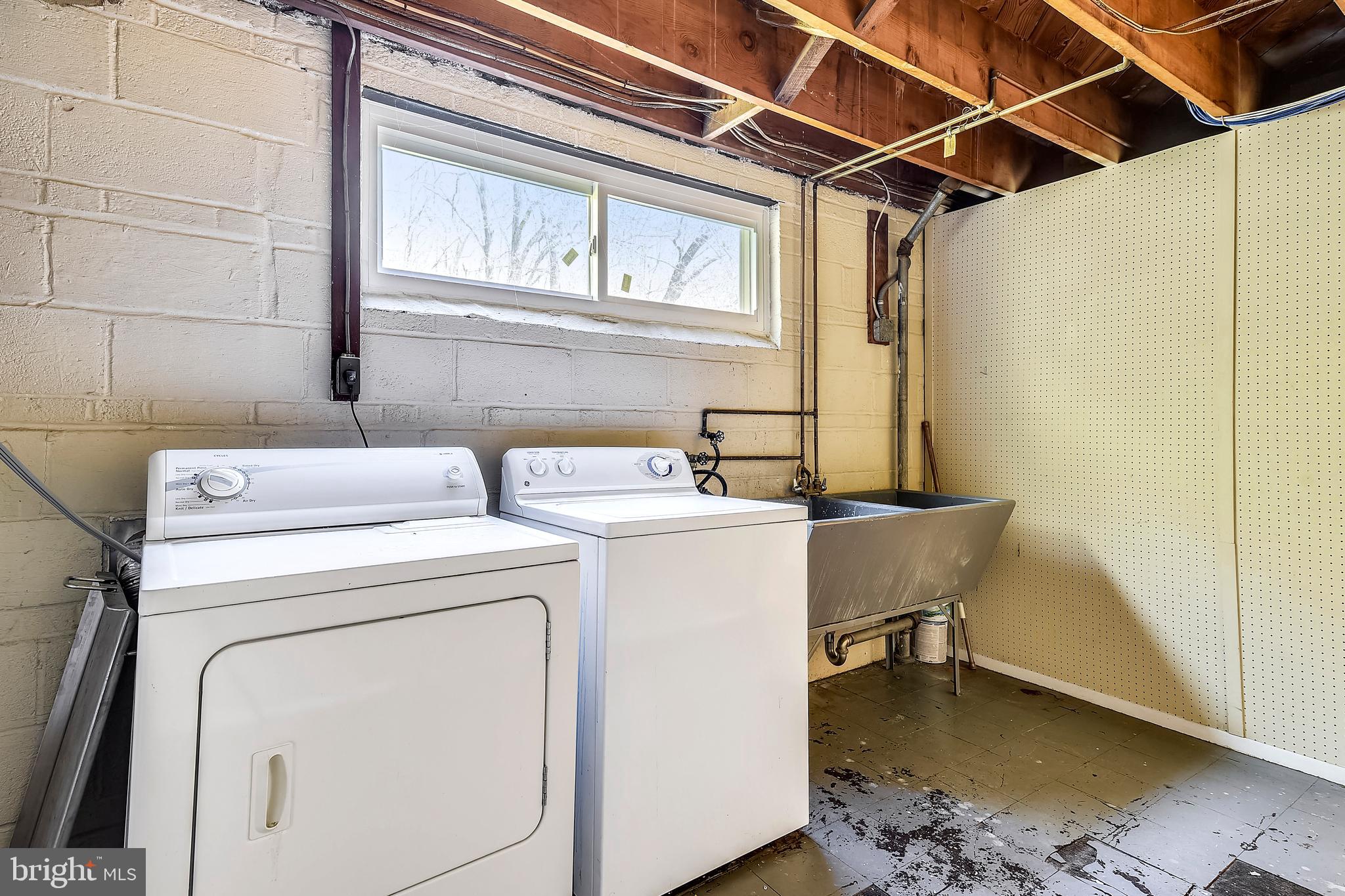 1703 Ladd Street Silver Spring, MD 20902 - Photo 21 of 26 Laundry room