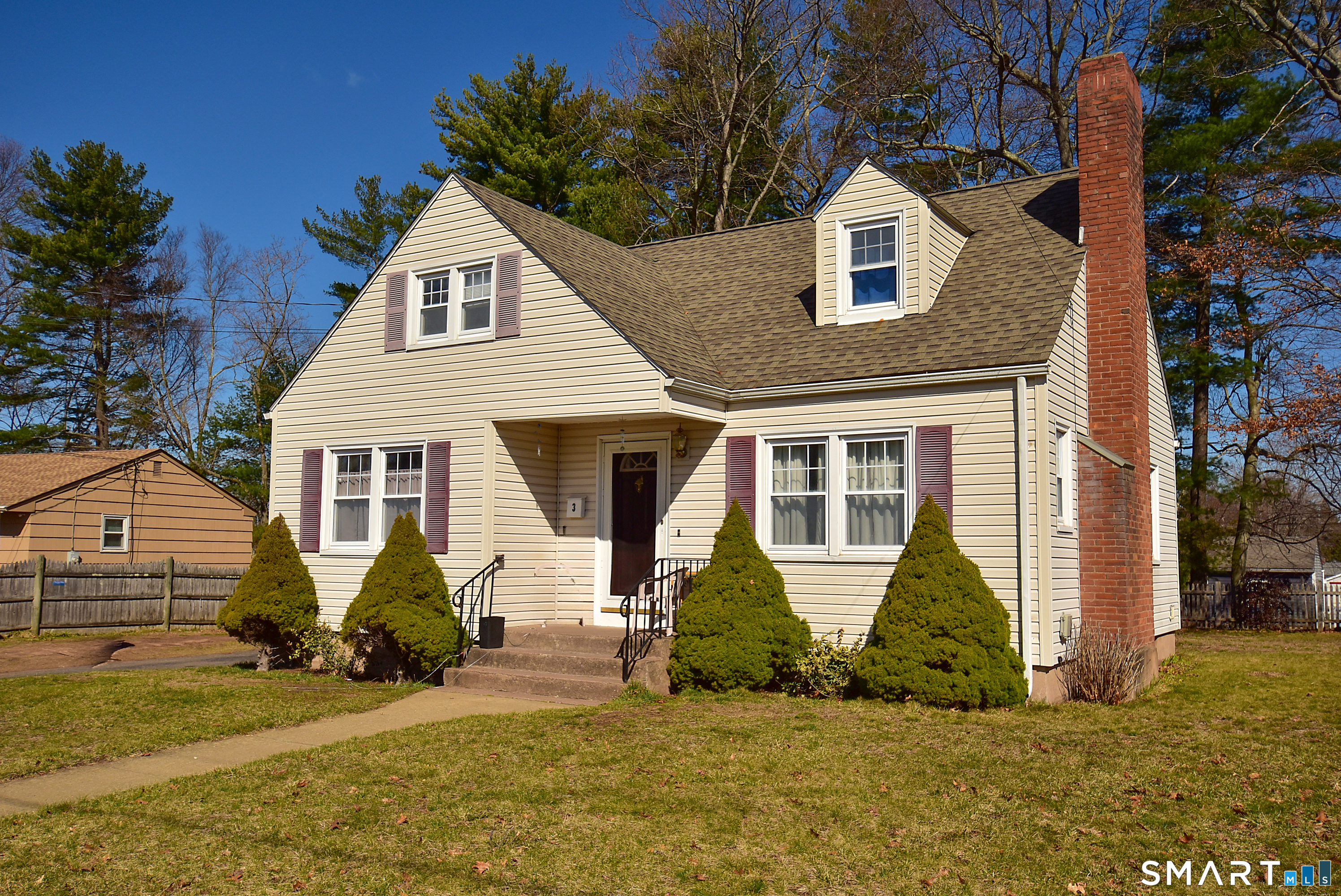 3 French Road Manchester, CT 06042 - Photo 3 of 20 a view of a house with a yard