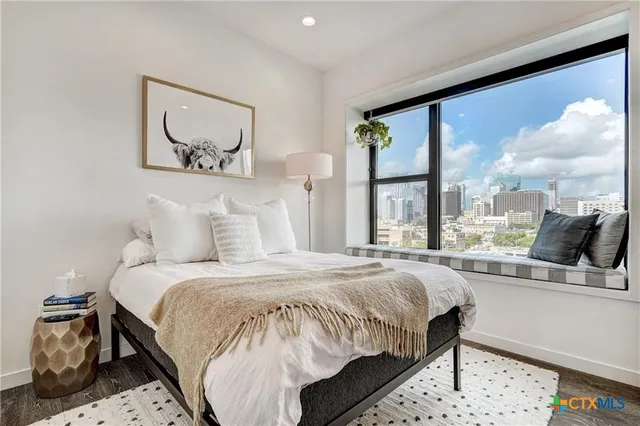 $798,800 | 800 Embassy Drive, Unit 319, Austin, TX 78702