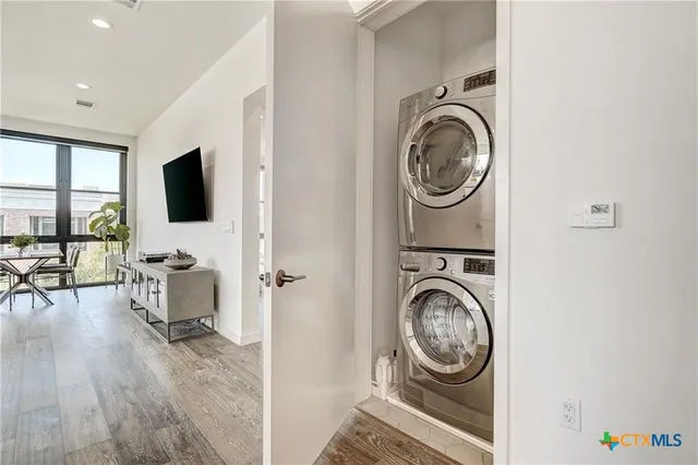 $798,800 | 800 Embassy Drive, Unit 319, Austin, TX 78702