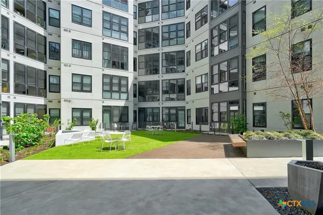 $798,800 | 800 Embassy Drive, Unit 319, Austin, TX 78702