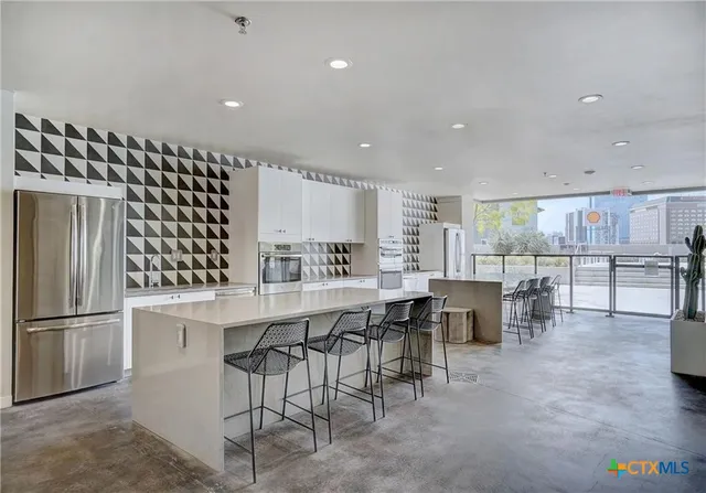 $798,800 | 800 Embassy Drive, Unit 319, Austin, TX 78702