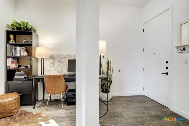 $798,800 | 800 Embassy Drive, Unit 319, Austin, TX 78702