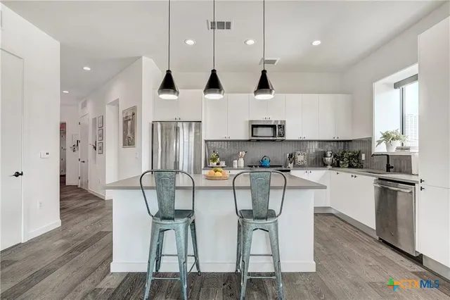 $798,800 | 800 Embassy Drive, Unit 319, Austin, TX 78702