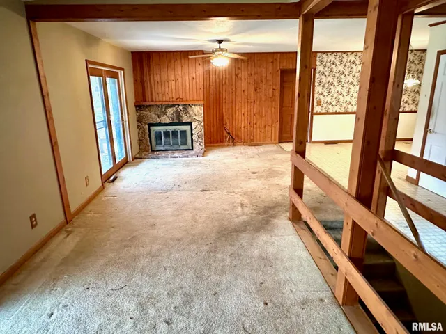 $159,900 | 17 Springwater Drive, Jacksonville, IL 62650