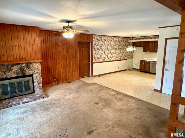 $159,900 | 17 Springwater Drive, Jacksonville, IL 62650