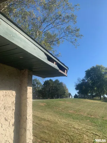 $172,500 | 17 Springwater Drive, Jacksonville, IL 62650