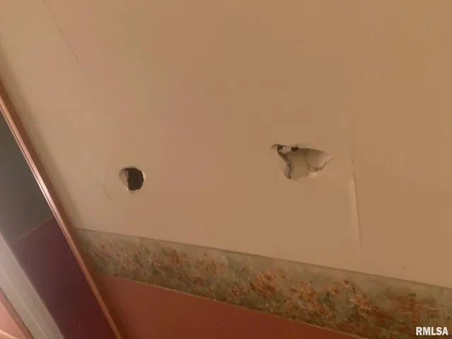 $172,500 | 17 Springwater Drive, Jacksonville, IL 62650