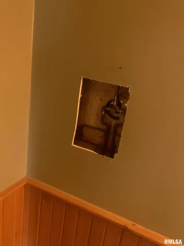 $172,500 | 17 Springwater Drive, Jacksonville, IL 62650