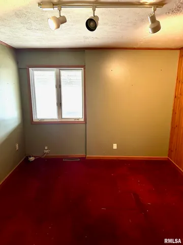 $159,900 | 17 Springwater Drive, Jacksonville, IL 62650