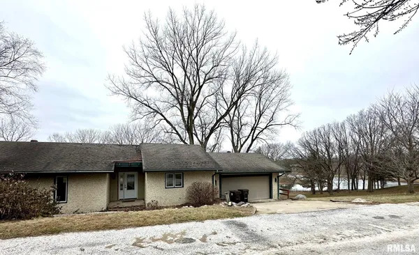 $143,910 | 17 Springwater Drive, Jacksonville, IL 62650